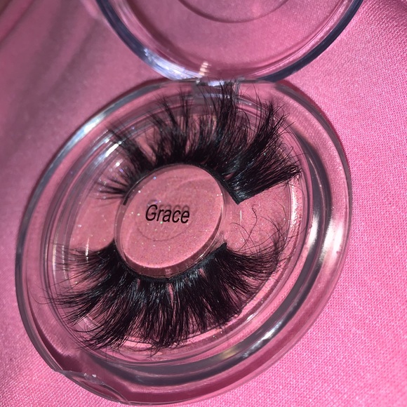 Grace - mink eyelashes - Picture 2 of 2